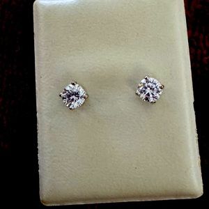 Cz diamond stud earrings sterling silver